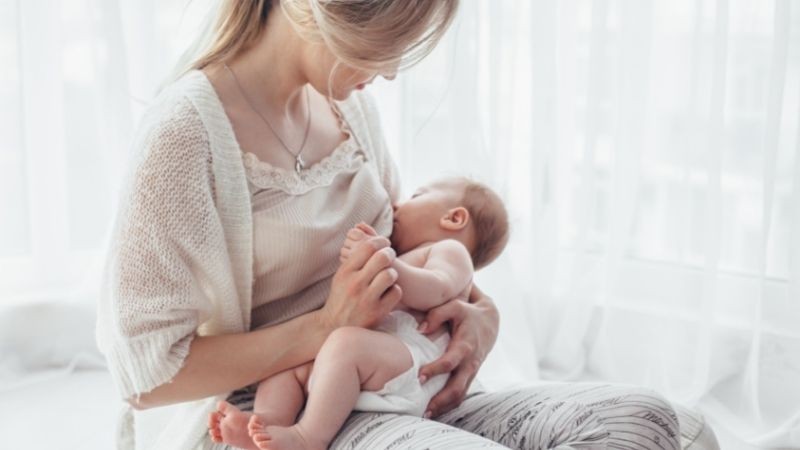 A amamentação é a melhor maneira de alimentar o recém-nascido
